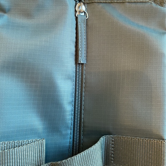 New roomy green sage colored duffle bag, outside pocket, full zipper closure. - Picture 4 of 7